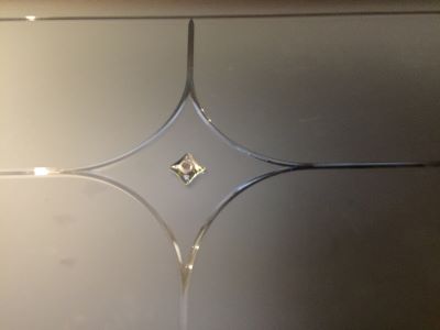 Алмазная грань на стекле