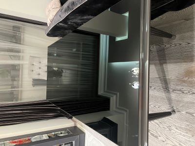 Черное стекло