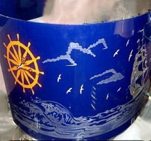 Зеркало с часами