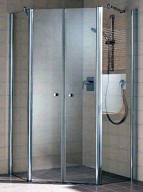 Нестандартные душевые кабины из стекла
