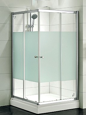 Прозрачные и матовые душевые кабины из стекла