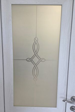 Фигурное матовое стекло с рисунком для дверей