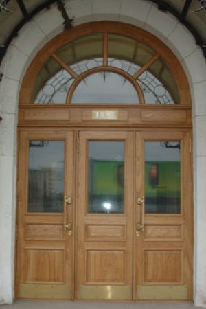 Стекла для уличных и межкомнатных дверей