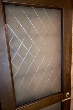 Стекло с алмазной гранью для межкомнатных дверей.