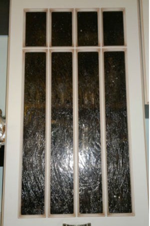 Стекло в кухонных и мебельных фасадах.