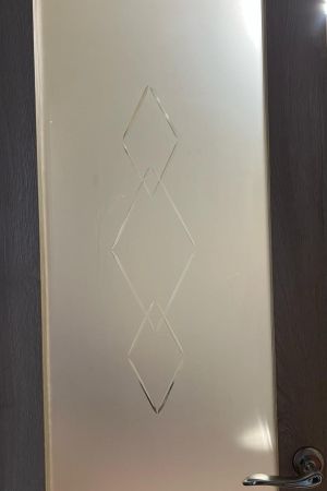 Стекло с алмазной гранью для межкомнатных дверей.