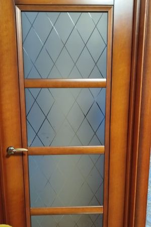 СТЕКЛО С АЛМАЗНОЙ ГРАНЬЮ ДЛЯ МЕЖКОМНАТНЫХ ДВЕРЕЙ