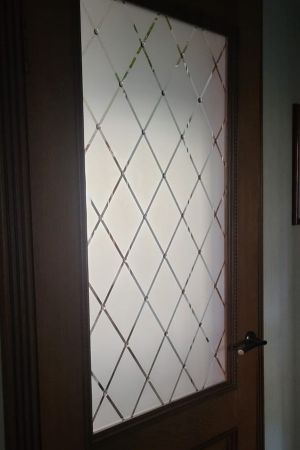 СТЕКЛО С РОМБАМИ ДЛЯ МЕЖКОМНАТНЫХ ДВЕРЕЙ
