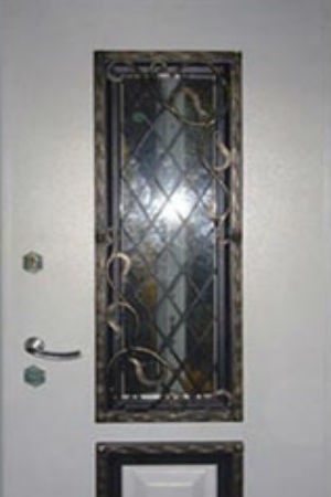 Стекла для уличных и межкомнатных дверей