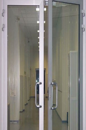 Гнутое стекло в дверях и фасадах.?