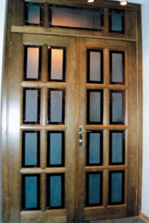 Стекло с фацетом для межкомнатных дверей