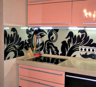 Стеклянные фартуки.