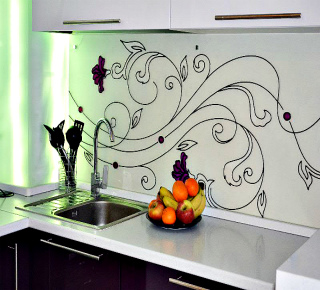 Стеклянные фартуки.