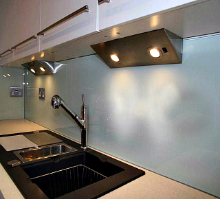 Фартук из матового стекла