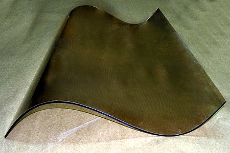 Гнутое стекло в двух и более плоскостях.