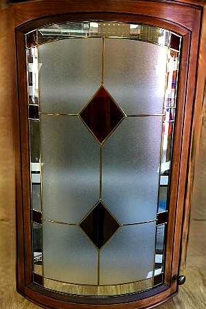 ГНУТОЕ СТЕКЛО С ВИТРАЖОМ