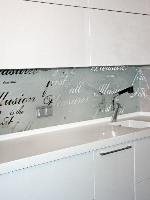 СТЕКЛЯННЫЕ ФАРТУКИ (СКИНАЛИ)