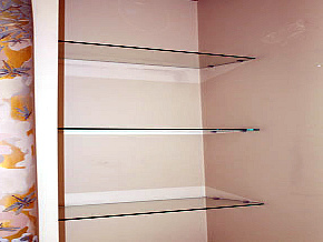 СТЕКЛЯННЫЕ ПОЛКИ ДЛЯ ХОЛОДИЛЬНИКА