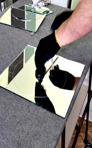 Резка зеркал фигурная и прямая