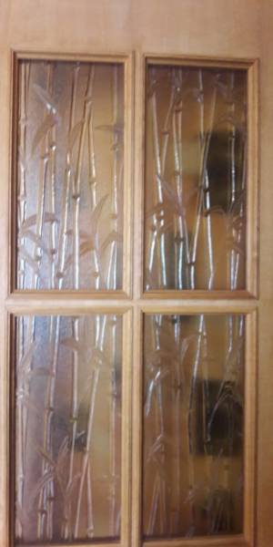 Узорчтое стекло в двери барбук бронза