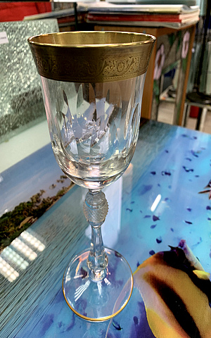 Склейка стеклоизделий. УФ-склейка стекла