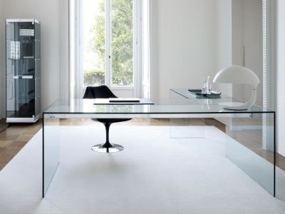 Стекло прозрачное, бесцветное