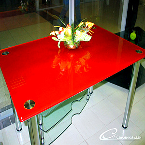 Цветные стеклянные столешницы.