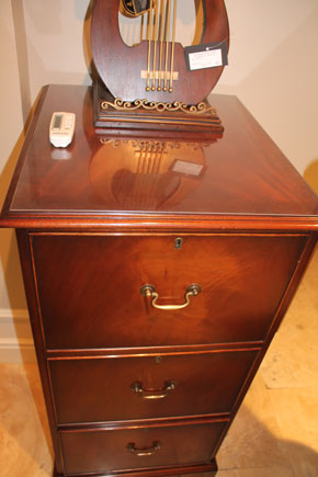 Столешница из прозрачного стекла на тумбу