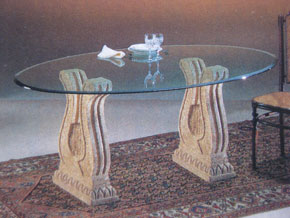 Овальная столешница из прозрачного стекла