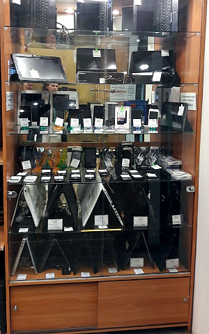 Эксклюзивная стеклянная витрина