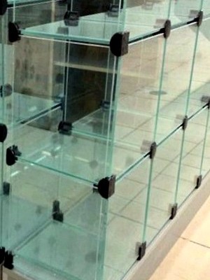 СТЕКЛЯННЫЕ ВИТРИНЫ